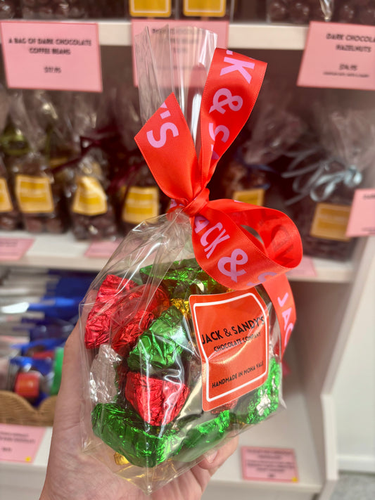 25 solid Christmas chocolates